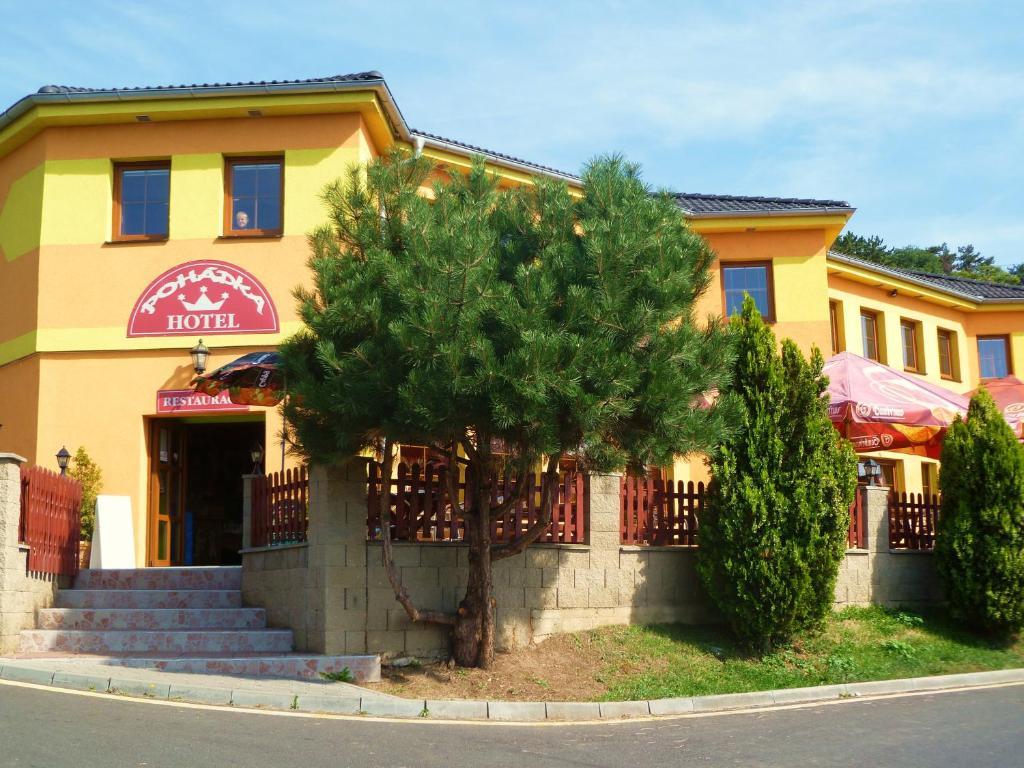 Hotel Pohadka Most Bagian luar foto