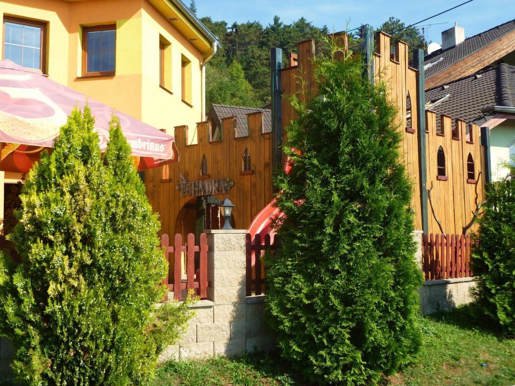 Hotel Pohadka Most Bagian luar foto
