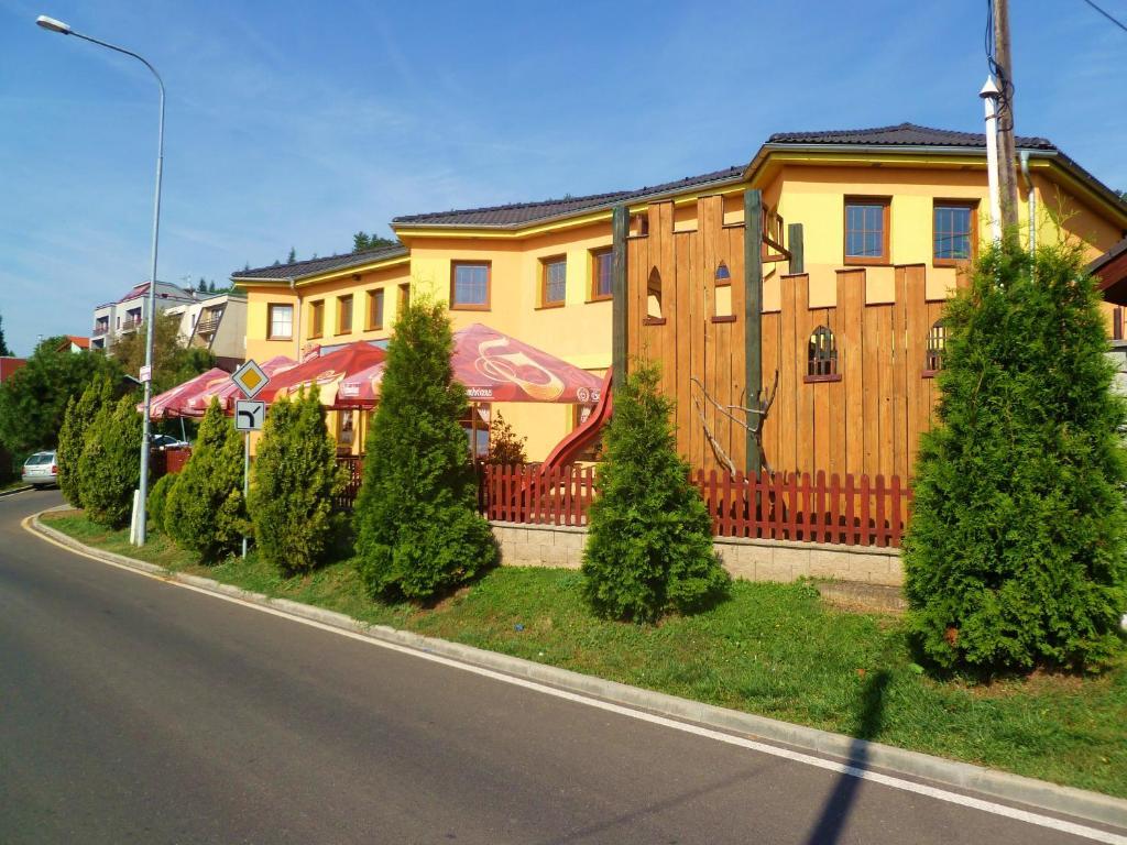 Hotel Pohadka Most Bagian luar foto
